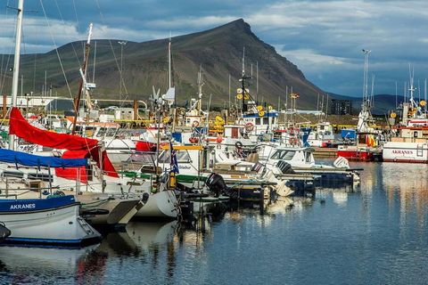 Báturinn er gerður út frá Akranesi.