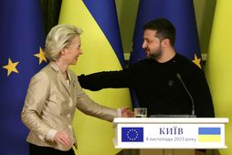 Ursula von der Leyen, forseti framkvæmdastjórnar ESB, ásamt Selenskí Úkraínuforseta á blaðamannafundi fyrr í mánuðinum.