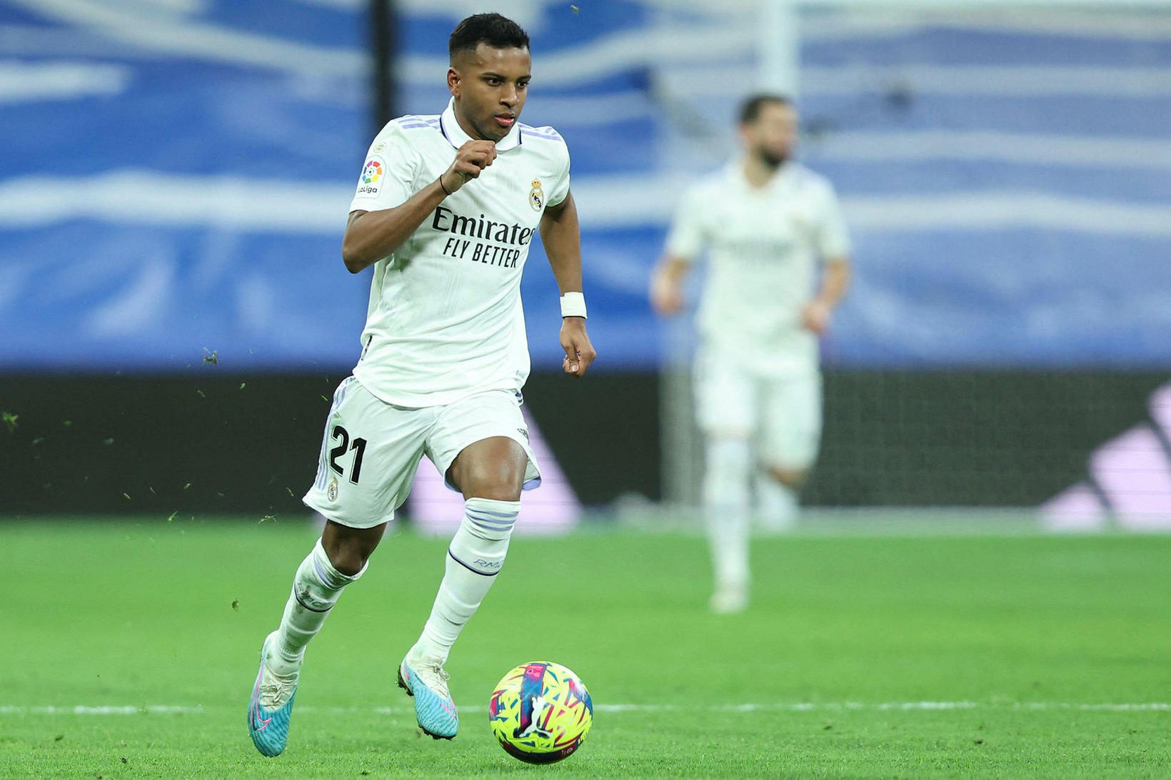 Brasilíumaðurinn Rodrygo með boltann í leiknum í kvöld.