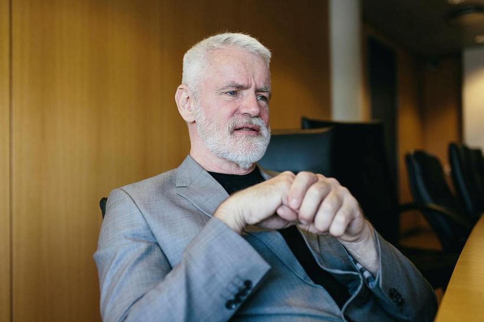 Kári segir síðuna einungis viðbragð við afstöðu starfshóps heilbrigðisráðuneytisins.