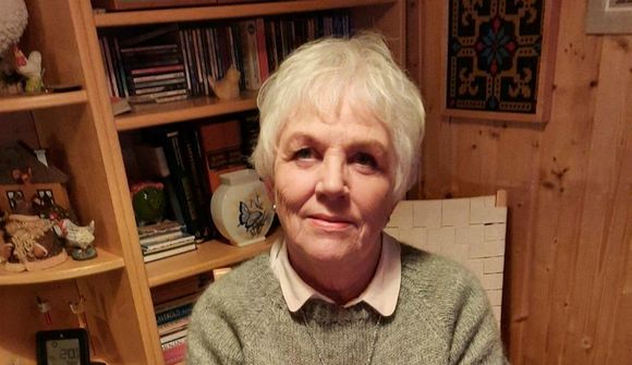 Leggur í ferðasjóð því sem nemur að reykja pakka á dag