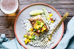 Fiskréttur sem kemur á óvart, með BBQ-sósu og mangósalsa.