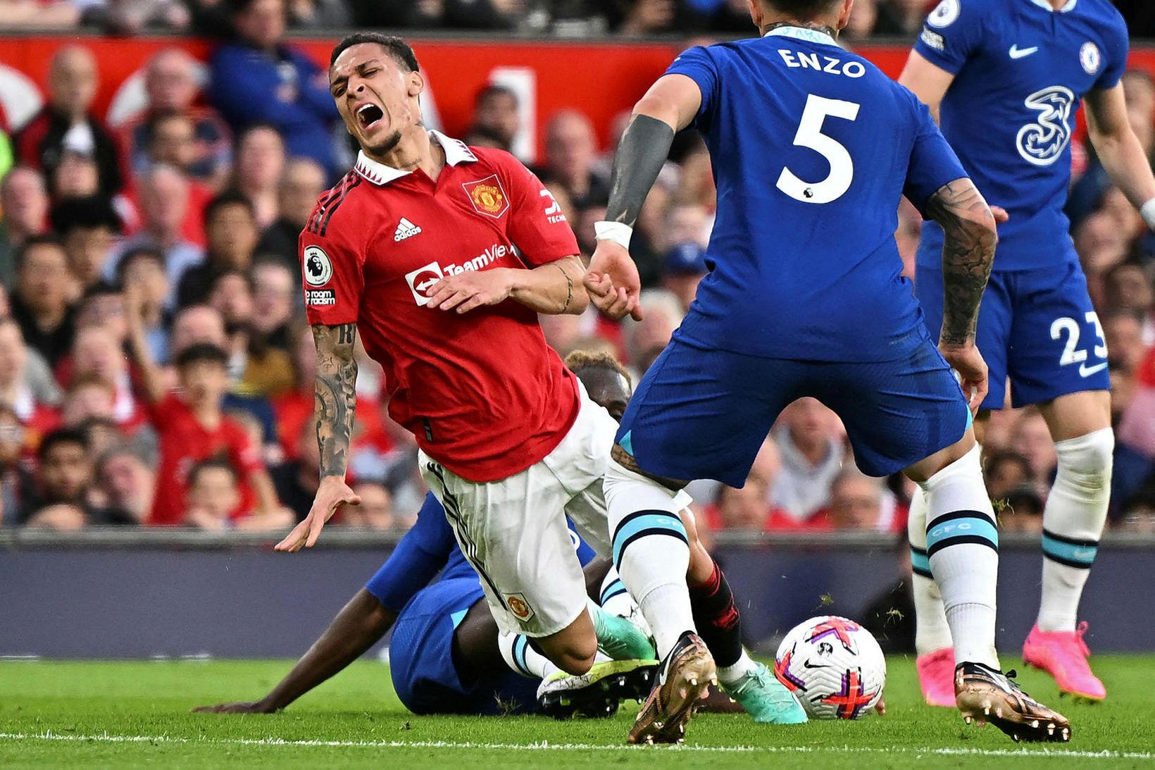 Antony meiddist í leiknum gegn Chelsea fyrir rúmri viku.