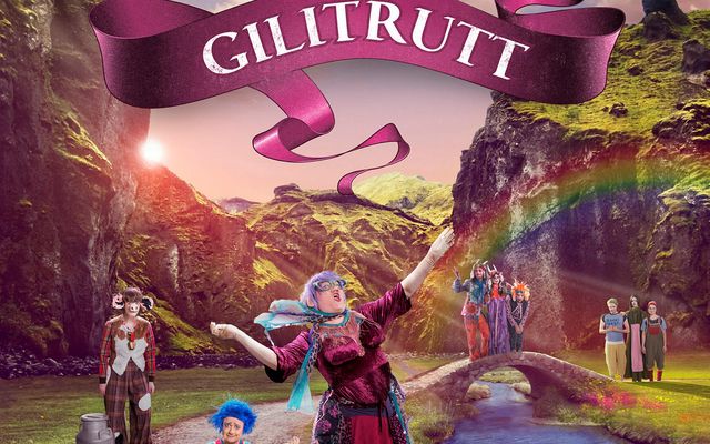 Leikhópurinn Lotta keyrir sjö sinnum hringinn í kringum landið yfir sumartímann til að skemmta landanum.